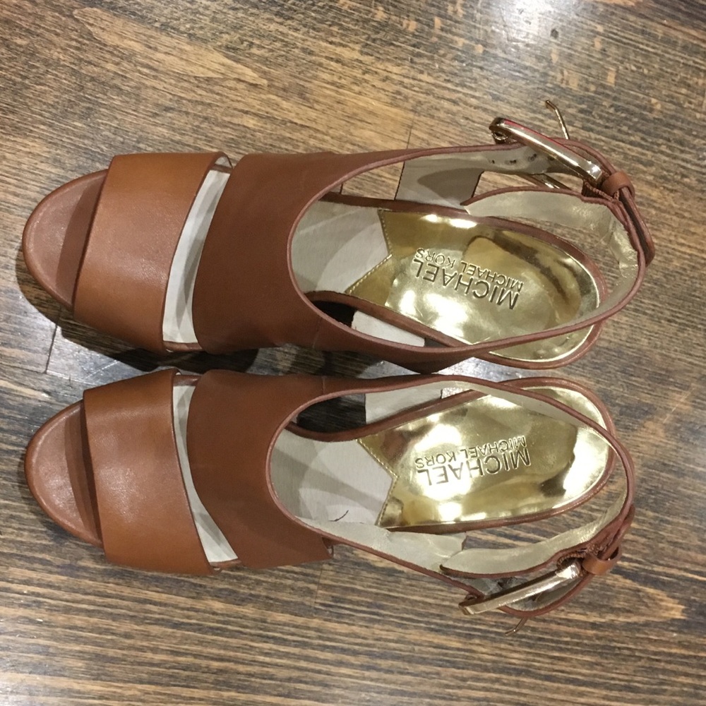 EUC MICHAEL KORS camel wedge sandals size 7